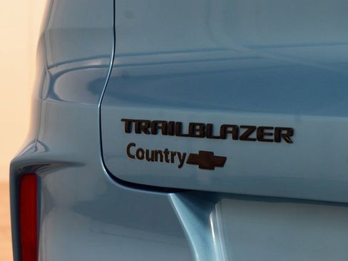 Used 2025 Chevrolet TrailBlazer RS w/ Convenience Package image 22