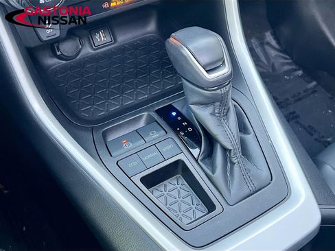 Used 2023 Toyota RAV4 XLE Premium image 22