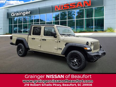 Used 2020 Jeep Gladiator Sport w/ Quick Order Package 24S image 1
