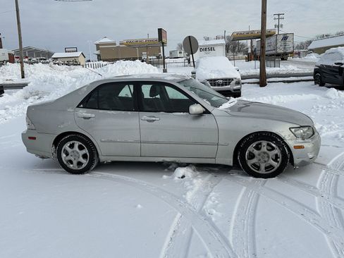 Used 2001 Lexus IS 300 image 9