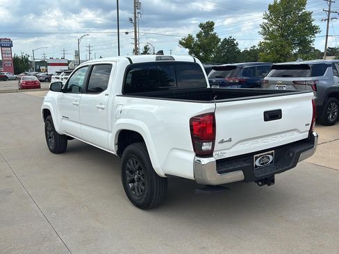 Used 2023 Toyota Tacoma SR5 AWD/4WD image 4