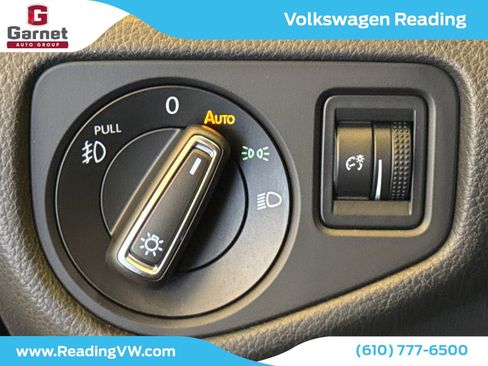 Used 2015 Volkswagen Golf SE FWD image 28