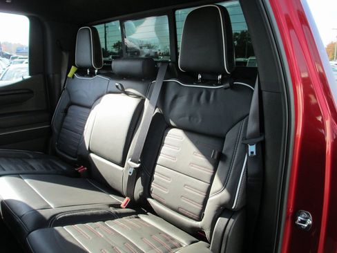 Certified 2025 GMC Sierra 1500 AT4X image 23