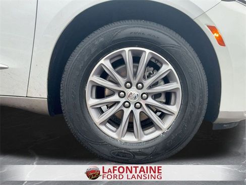 Used 2024 Buick Enclave Premium image 33
