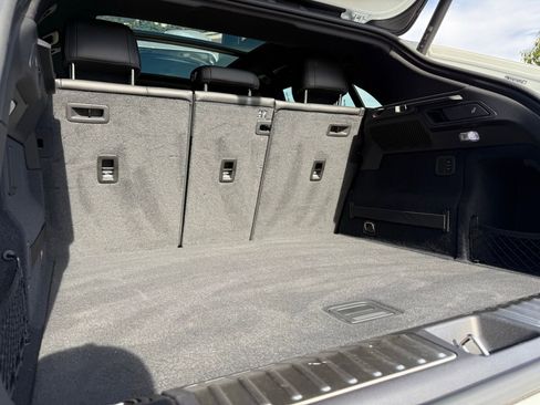 Used 2025 Porsche Macan 4 Electric image 33