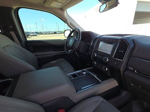 Used 2019 Ford Expedition Limited w/ Texas Edition Package RWD image 15