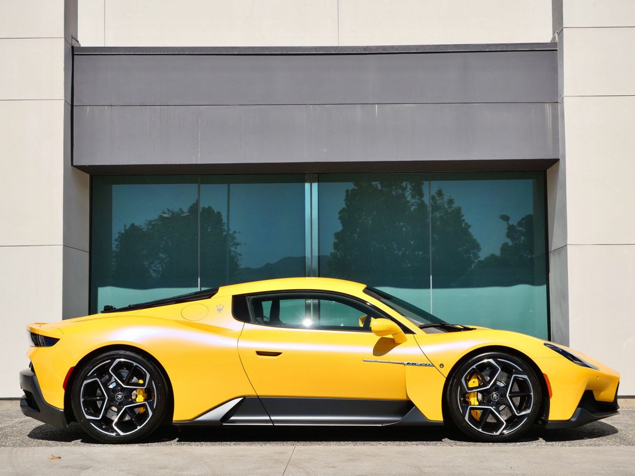 Used 2023 Maserati MC20 Coupe RWD image 4