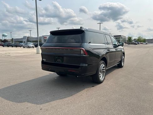 Used 2026 Lincoln Navigator L Reserve AWD/4WD image 6