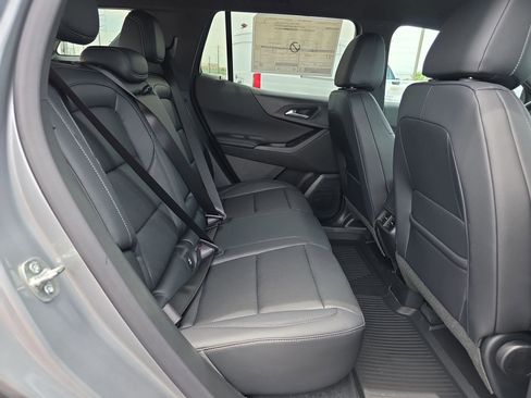 New 2026 Chevrolet Equinox LT w/ Convenience Package II FWD image 14