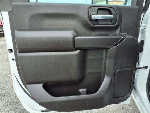 Used 2025 Chevrolet Silverado 2500 W/T image 19