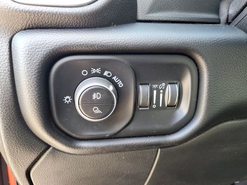 Used 2019 RAM 2500 Big Horn image 11