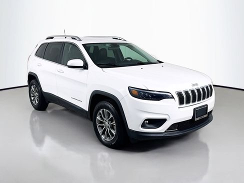 Used 2020 Jeep Cherokee Latitude Plus w/ Cold Weather Group AWD/4WD image 7
