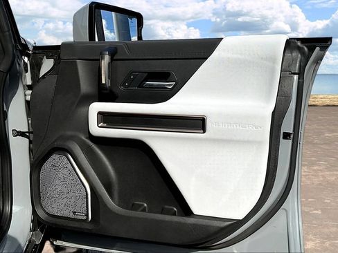 Used 2025 GMC Hummer EV 3X AWD/4WD image 29