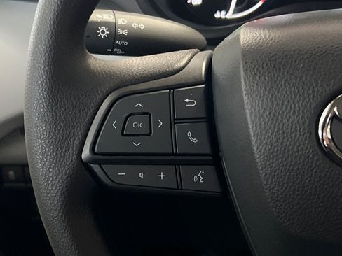 New 2026 Toyota Sienna LE FWD image 26