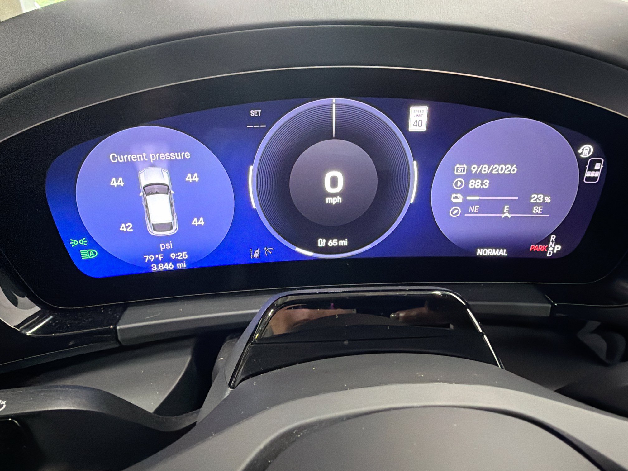 Certified 2026 Porsche Macan 4S Electric AWD/4WD image 40