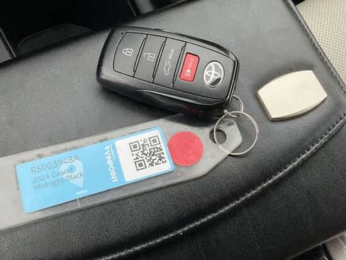 Certified 2024 Toyota Grand Highlander AWD Hybrid image 28