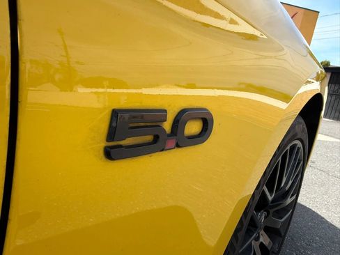Used 2017 Ford Mustang GT Premium w/ GT Performance Package RWD image 28