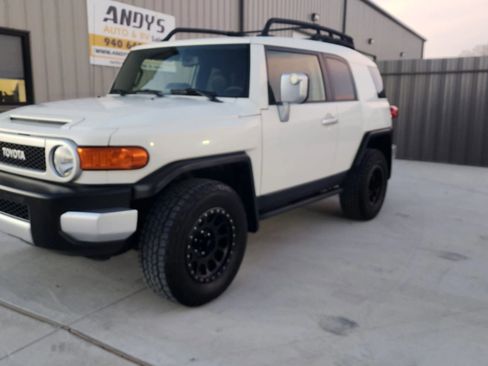 Used 2013 Toyota FJ Cruiser 4WD image 4