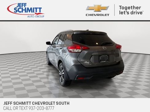 Used 2018 Nissan Kicks SV image 8