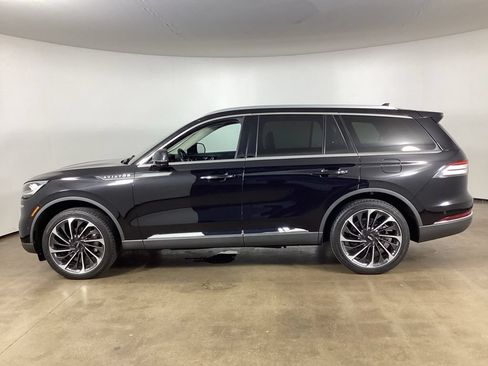 Used 2023 Lincoln Aviator Reserve w/ Equipment Group 201A AWD/4WD image 8