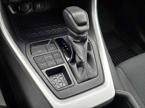 Certified 2025 Toyota RAV4 LE image 26