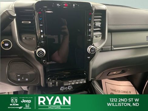 New 2026 RAM 2500 Laramie AWD/4WD image 13