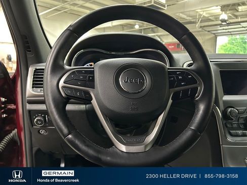 Used 2021 Jeep Grand Cherokee Laredo w/ Security & Convenience Group AWD/4WD image 16