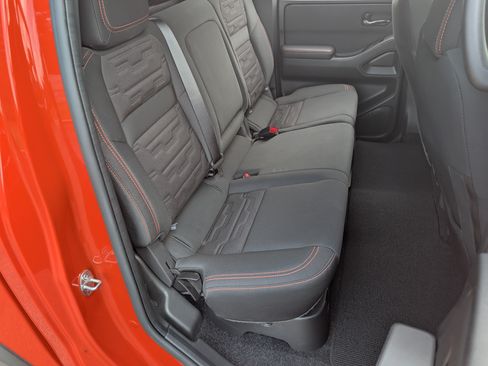 Used 2025 Nissan Frontier PRO-4X w/ Pro Convenience Package AWD/4WD image 19