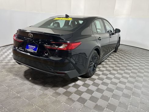 Used 2025 Toyota Camry SE FWD image 8