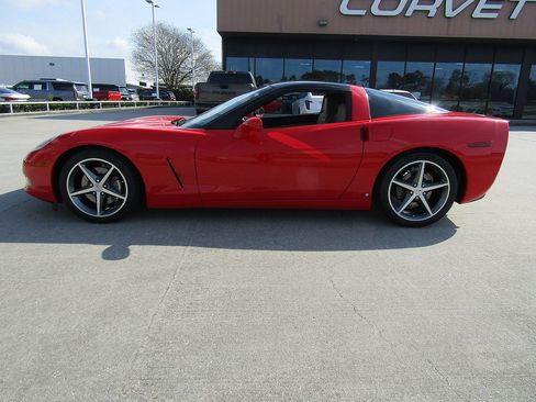 Used 2012 Chevrolet Corvette Coupe w/ 2LT Preferred Equipment Group image 8