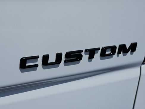 Used 2021 Chevrolet Silverado 1500 Custom w/ LPO, Dark Essentials Package RWD image 8