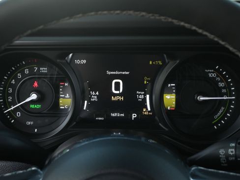 Used 2025 Jeep Wrangler Backcountry image 24