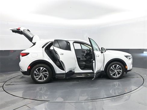 Used 2023 Buick Envision Essence image 30