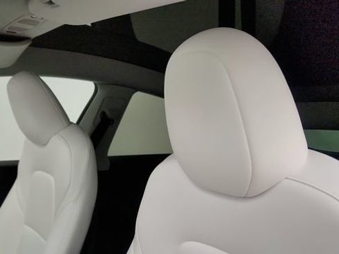 Used 2025 Tesla Model Y Long Range AWD/4WD image 47
