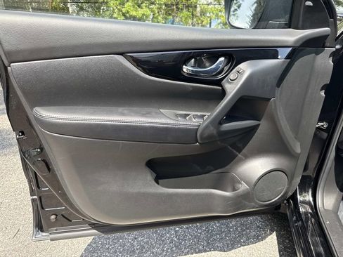 Used 2020 Nissan Rogue Sport SV AWD/4WD image 22