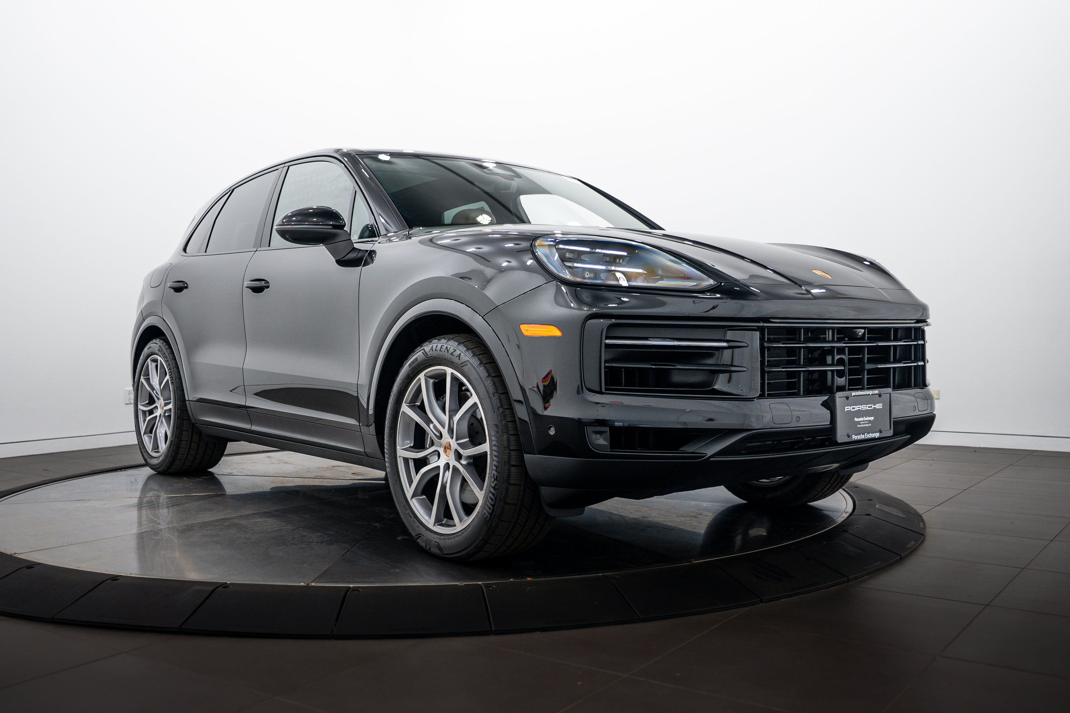 Certified 2026 Porsche Cayenne AWD/4WD image 9