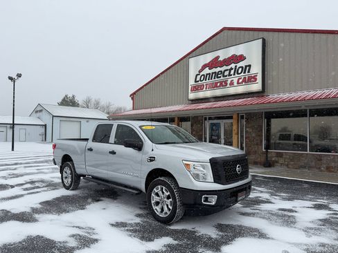 Used 2019 Nissan Titan S w/ S Utility Package image 2