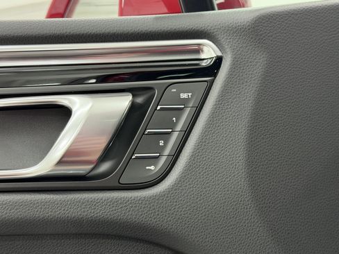 New 2026 Porsche Macan image 29