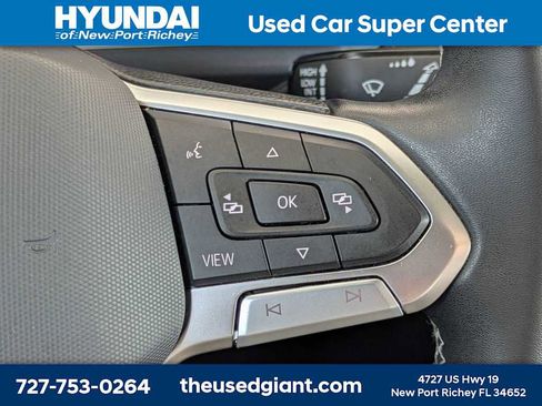 Used 2023 Volkswagen Tiguan SE image 35