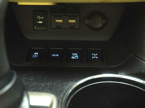 Used 2019 Toyota Highlander Limited AWD/4WD image 23