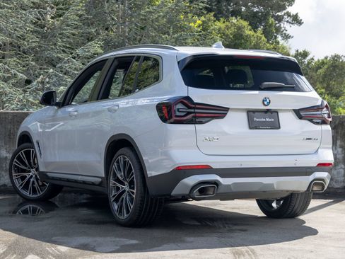 Used 2023 BMW X3 xDrive30i w/ Premium Package w/ZPA AWD/4WD image 3