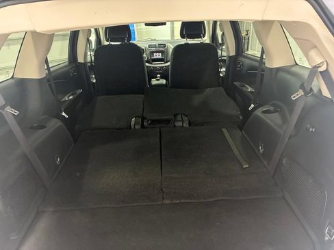 Used 2019 Dodge Journey SE w/ Connectivity Group FWD image 25