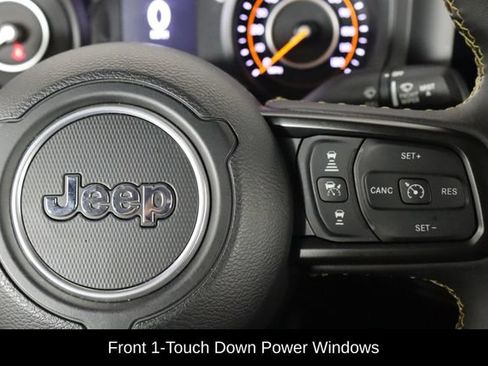 Used 2024 Jeep Gladiator Sport AWD/4WD image 10