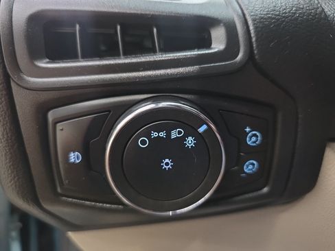 Used 2012 Ford Focus SE FWD image 18