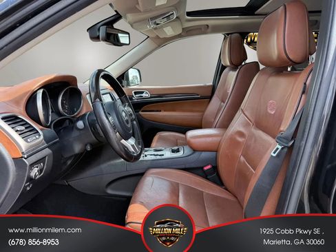 Used 2012 Jeep Grand Cherokee Overland Summit AWD/4WD image 2