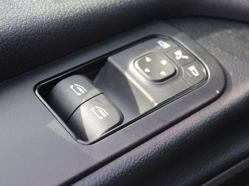 Used 2024 Mercedes-Benz Sprinter 2500 image 21