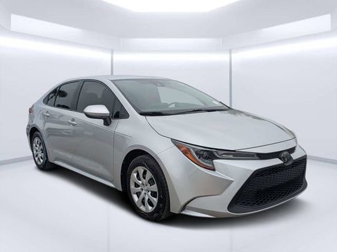 Used 2020 Toyota Corolla LE FWD image 1