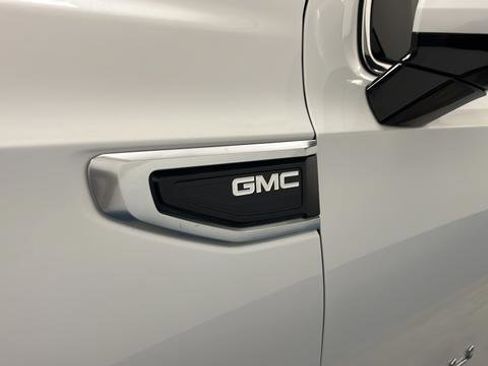 Used 2024 GMC Yukon XL Denali AWD/4WD image 44