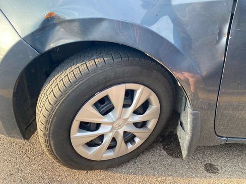 Used 2016 Toyota Corolla LE FWD image 14