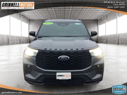 Used 2025 Ford Explorer ST-Line AWD/4WD image 2